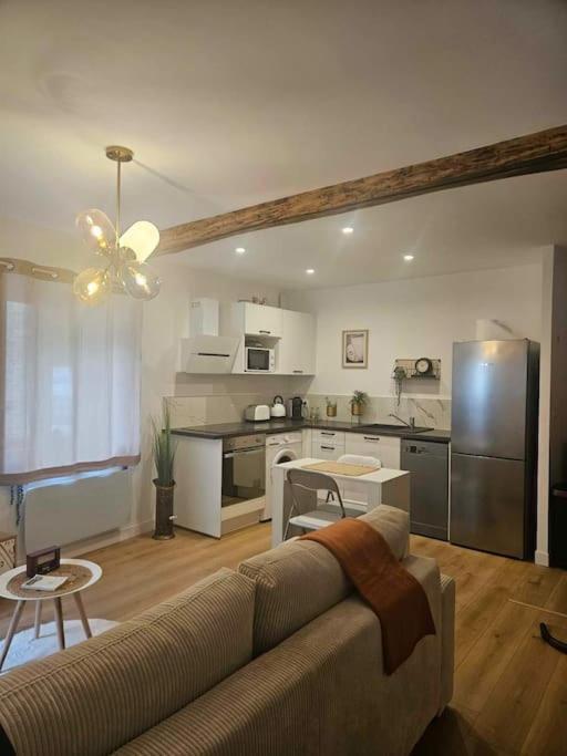 "La Tour", Logement Cosy, Au Calme Vertrieu Exterior foto
